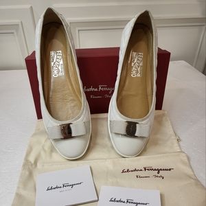 Salvatore Ferragamo flats🥳🥳HOST PICK🥳🥳
